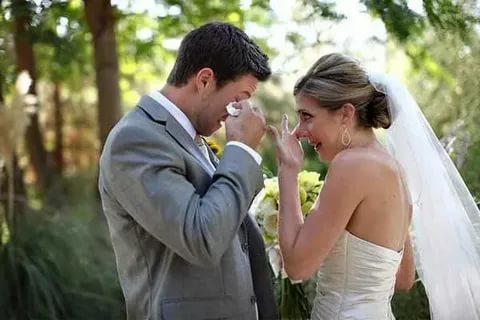 Dont hide emotions in wedding photo