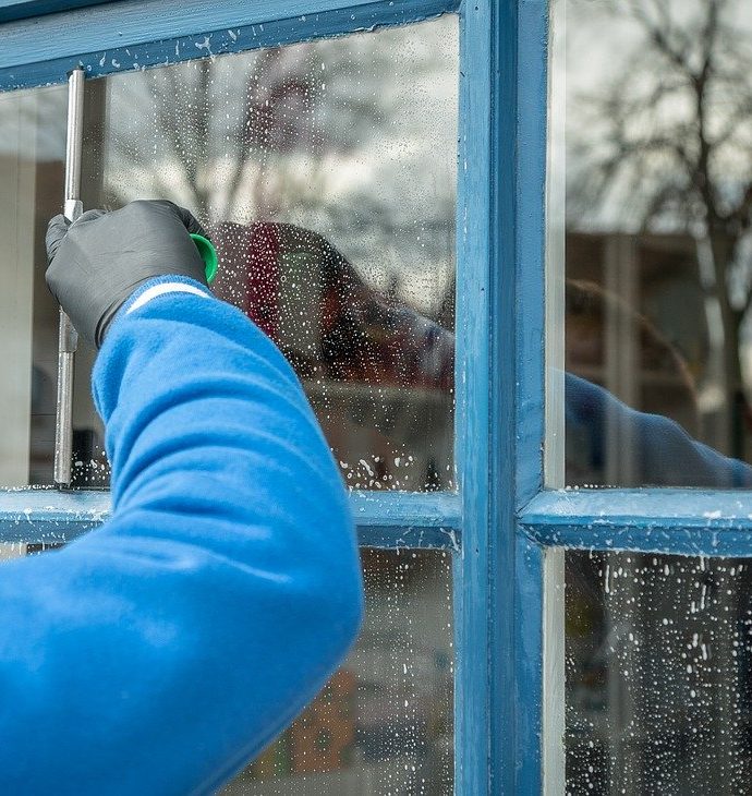 How to Clean Window Without Streaks